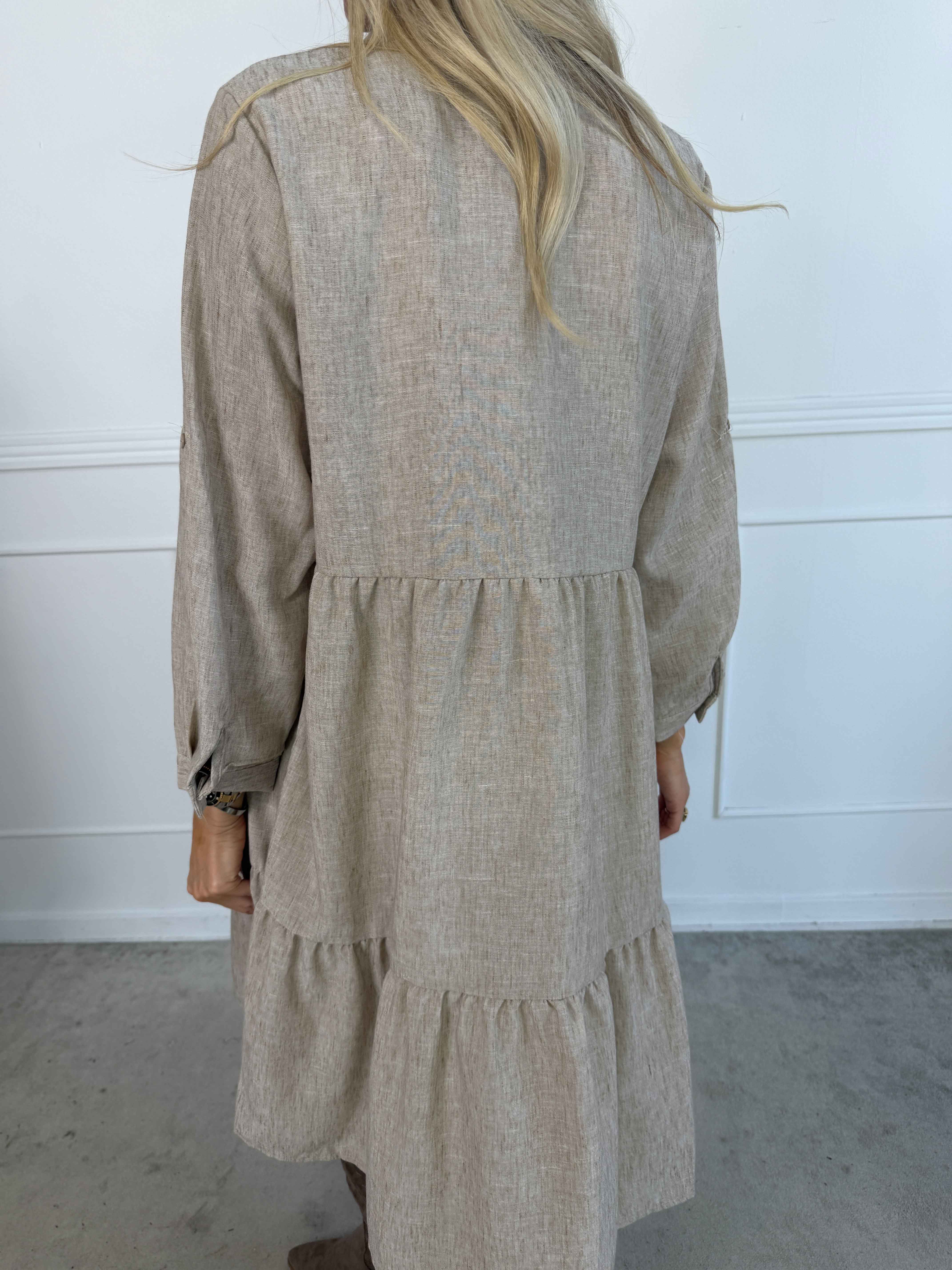 Emma - Skjortklänning i lager-på-lager-look